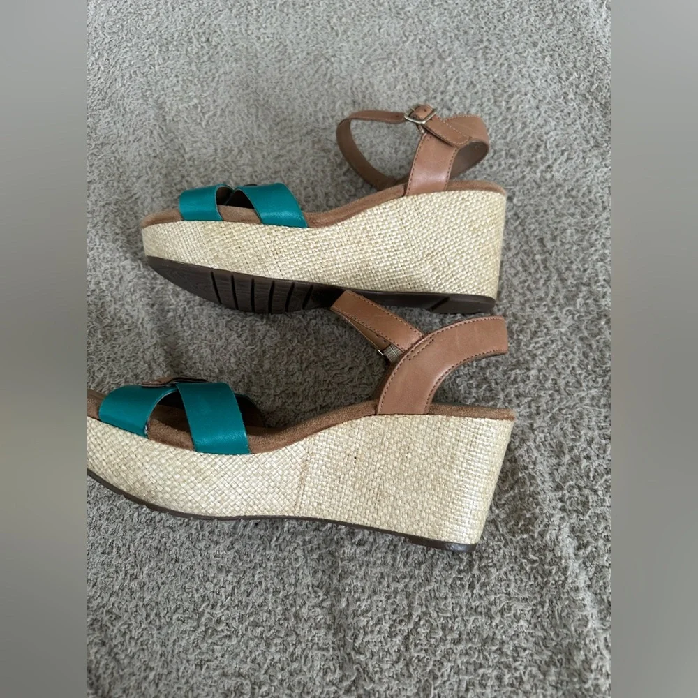 Clarks Artisan boho Teal Blue Leather Strappy Wedge Sandals 9M EUC - Picture 5 of 10